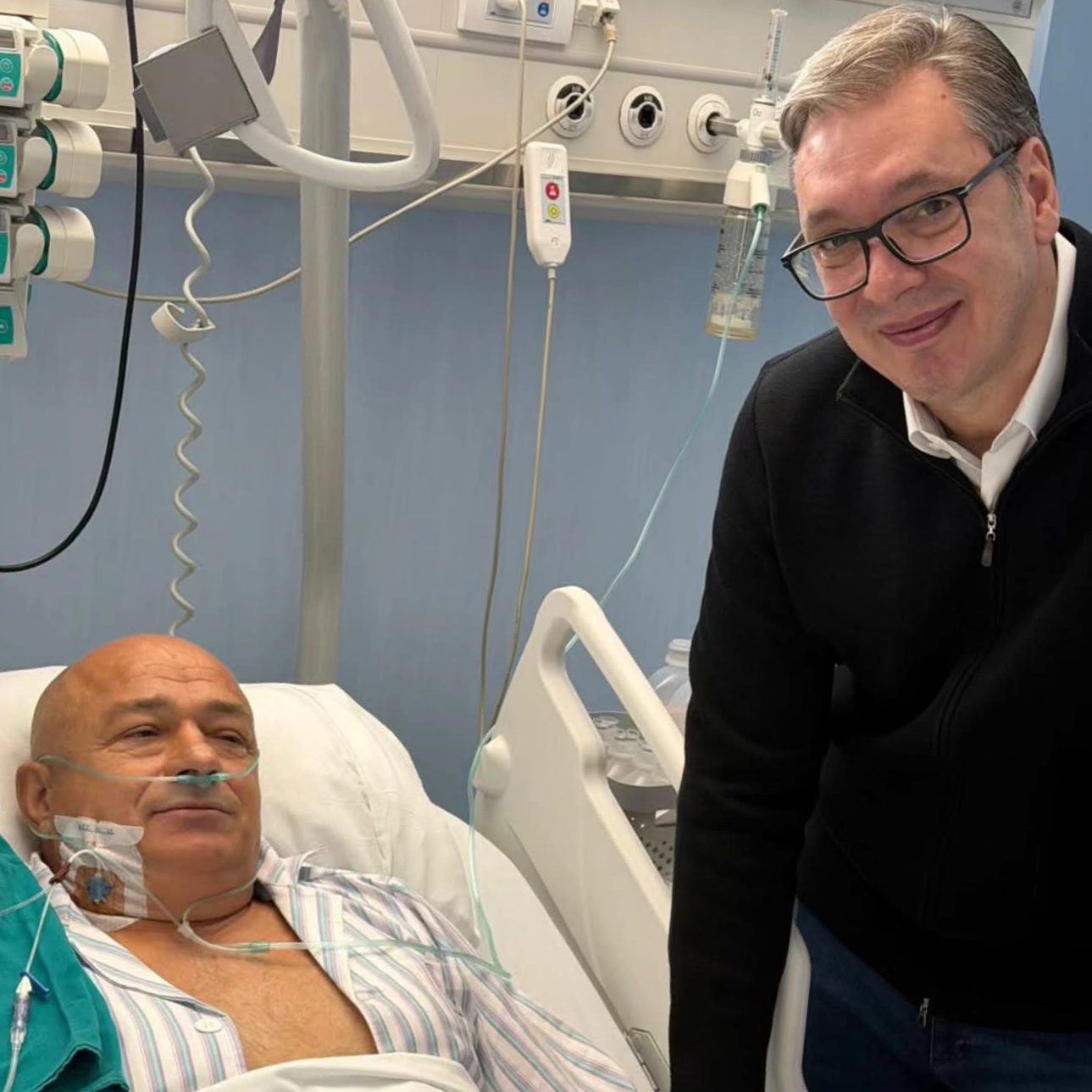 Predsednik Vučić posetio Milana Bogdanovića, ranjenog iz Ćacilenda 1