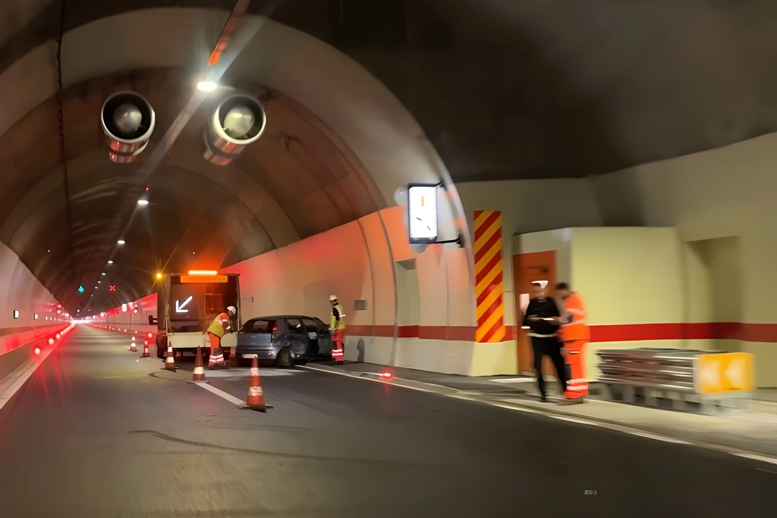 Izbegnuta ozbiljna nesreca u tunelu u Zelezniku kada je kamion proklizao sa 2700 litara goriva u rezervoaru 1