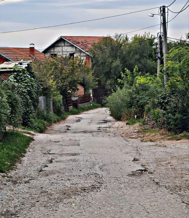 Potočka ulica u Smederevskoj Palanci - svakodnevne muke stanovnika zbog propalog puta 3