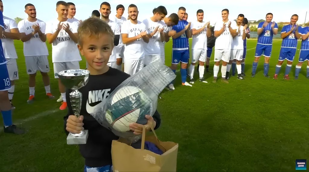 Igraj za Čavu: Palanka odala počast Marku Pavkoviću 2