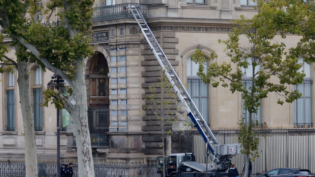 DNK tragovi odali pljačkaše čuvene krađe u Luvru 2