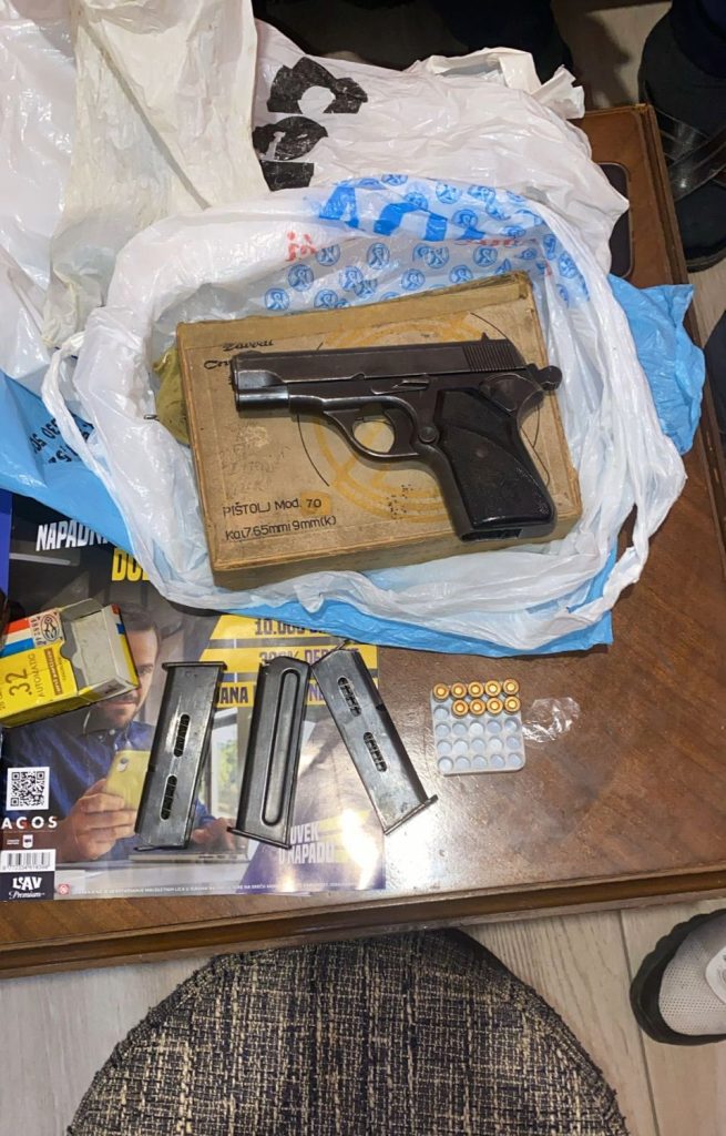 Uhapšen muškarac zbog posedovanja droge i oružja u Smederevu 2