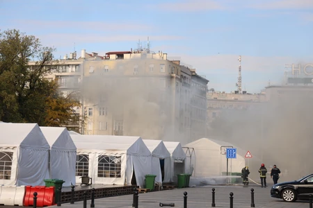 Požar i pucnjava kod Narodne skupštine, jedan ranjen i jedan uhapšen<br> 1