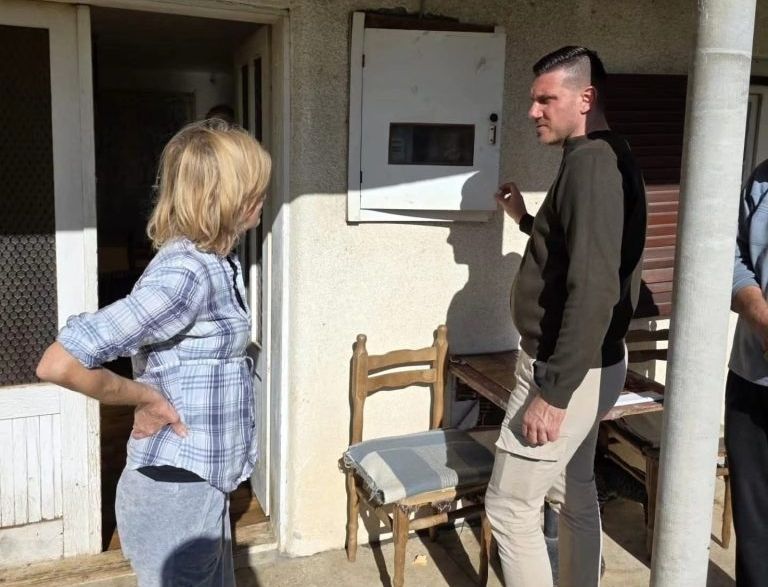 Poseta porodici Anđelković u Donjem gradu i pomoć za predstojeću zimu<br> 4