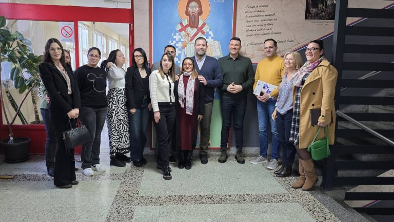 IMG f2c9fb4351ff7b267630abe9421ff7dc V