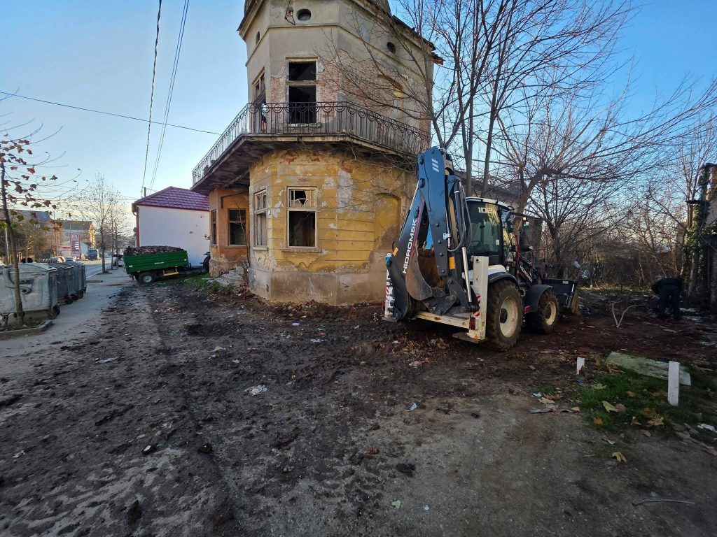 JKP Palanka 2020 uklonila ekstremne količine smeća u Francuskoj ulici 2