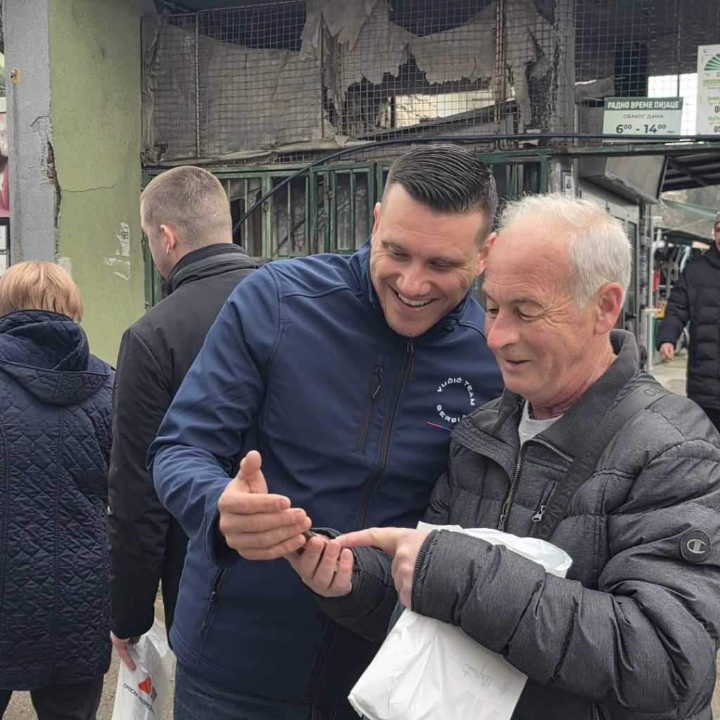 OTVORENO SA GRAĐANIMA PALANKE Naprednjaci na štandovima predstavili planove za budućnost - Palanka info