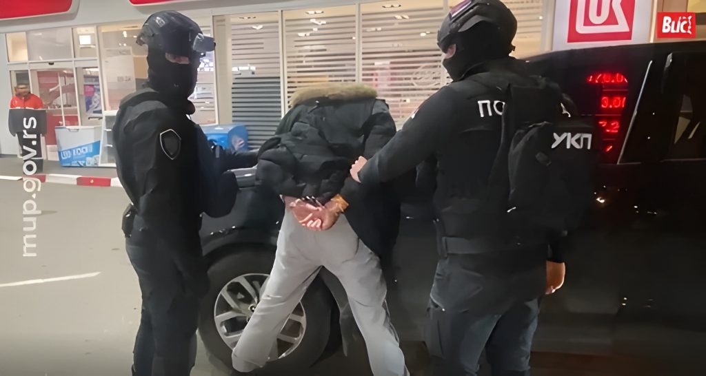 Velika policijska akcija u Zemunu: Zaplenjeno pola miliona psihoaktivnih tableta 2