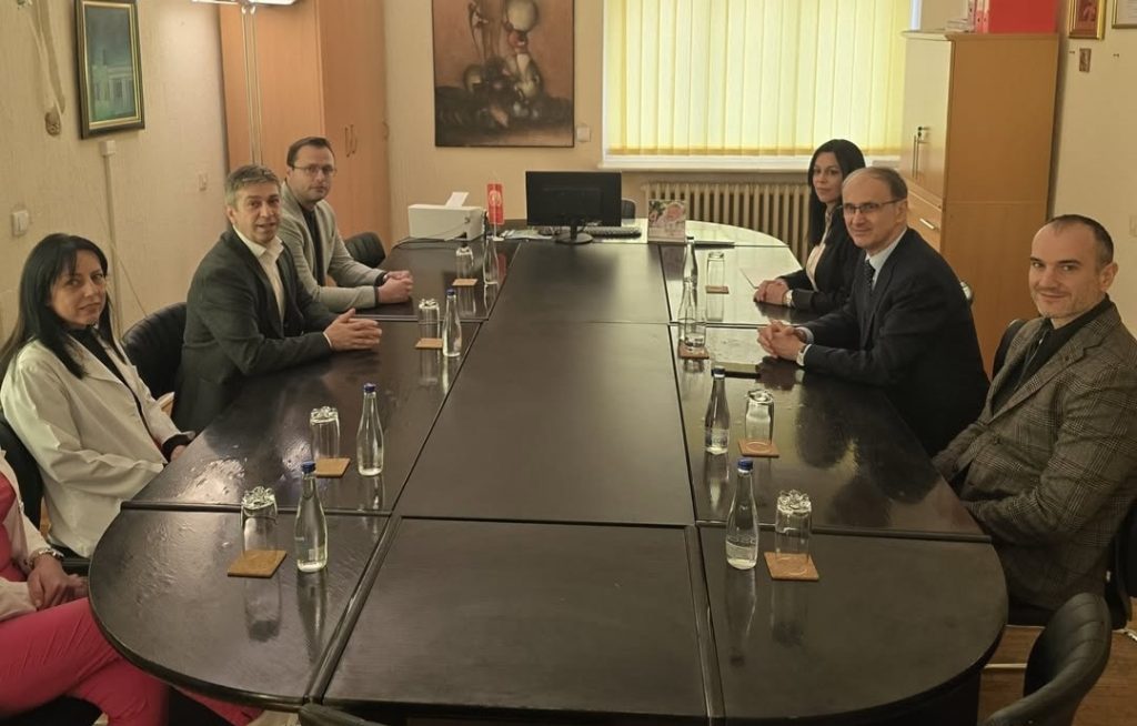 PREMIJER ĐURO MACUT OBIŠAO BOLNICU „STEFAN VISOKI“ - Palanka info