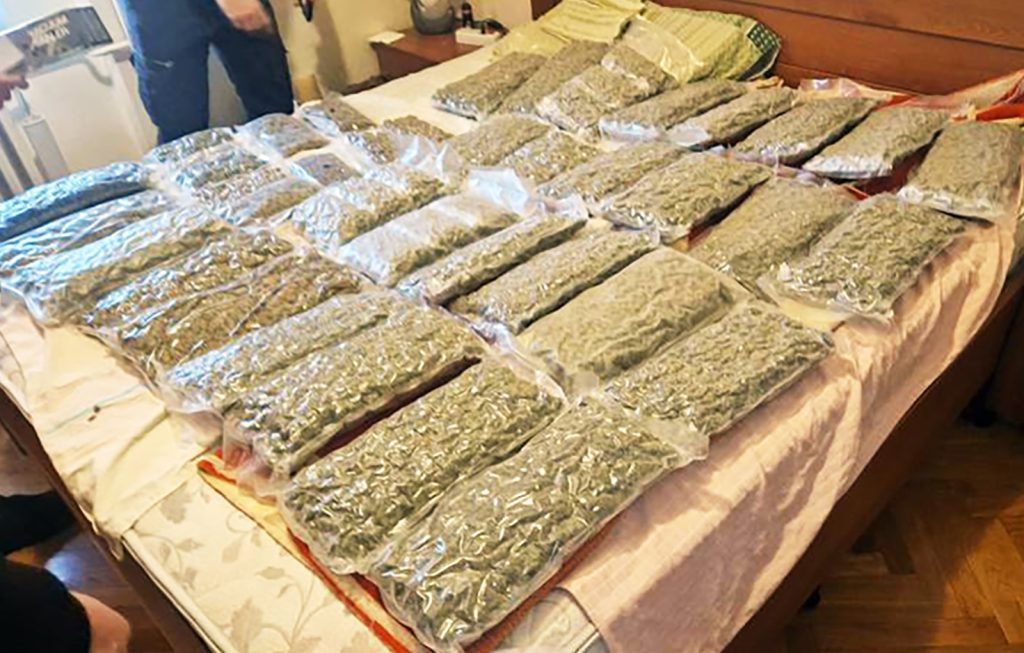 Hapšenje zbog neovlašćene proizvodnje droge: Otkrivene dve laboratorije kod Subotice - Palanka info Hapšenje zbog neovlašćene proizvodnje droge: Otkrivene dve laboratorije kod Subotice - Palanka info