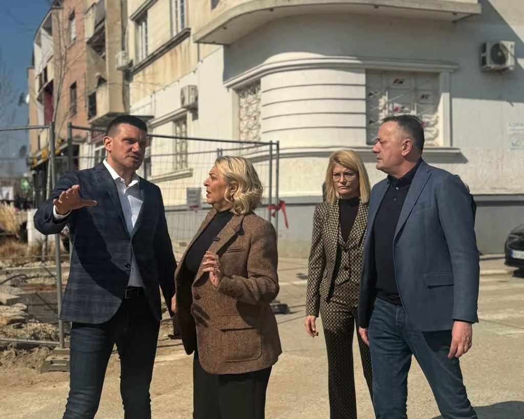 Sofronijević i Vučen u obilasku gradilišta: Nova etapa u modernizaciji ulica Smederevske Palanke - Palanka info Sofronijević i Vučen u obilasku gradilišta: Nova etapa u modernizaciji ulica Smederevske Palanke - Palanka info