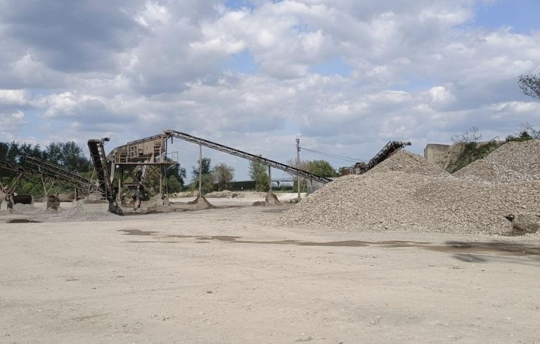 EKOLOŠKI KRIMINAL NA DRINI: Uhapšen Lozničanin zbog nelegalne eksploatacije šljunka - Palanka info