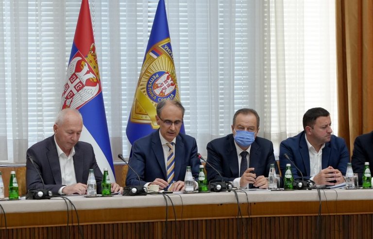 VANREDNA SEDNICA ZBOG HAVARIJE NA RZAVU: Više od 200.000 građana bez vode, nadležni na terenu - Palanka info