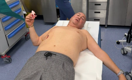 Hospitalizovan Radiša Trajković Đani: Pevač zbrinut u bolnici nakon incidenta na nastupu - Palanka info Hospitalizovan Radiša Trajković Đani: Pevač zbrinut u bolnici nakon incidenta na nastupu - Palanka info