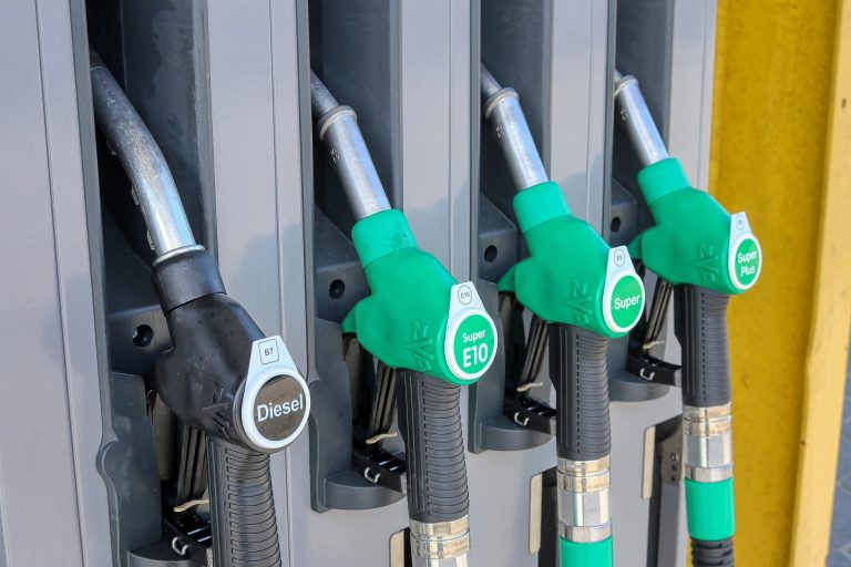 Nove cene goriva u Srbiji: Pojeftinili i evrodizel i benzin - Palanka info