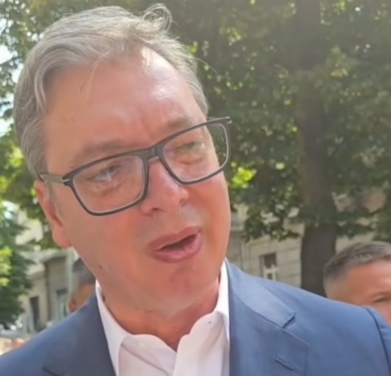 Radnici GSP-a ispred Predsedništva: Vučić preuzeo peticiju i najavio odgovor za sedam dana - Palanka info