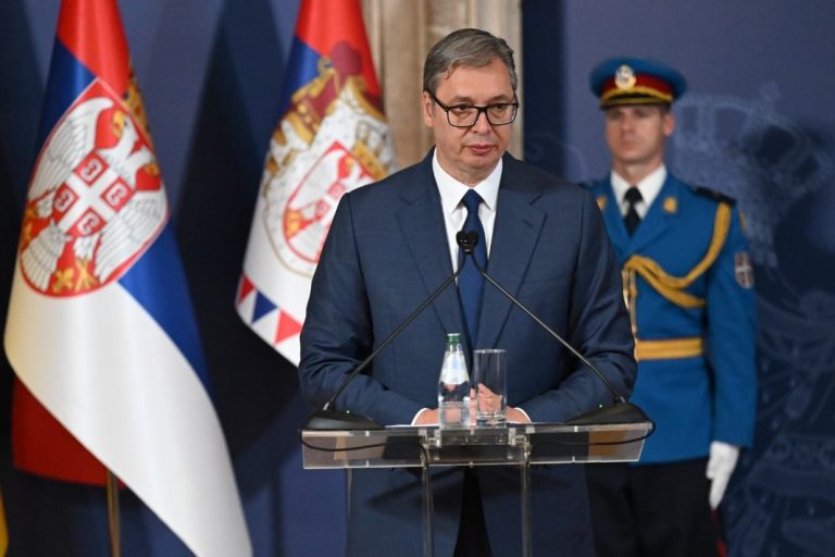 PREDSEDNIK VUČIĆ ODAO POČAST HEROJIMA: SRBIJA NIKADA NEĆE ZABORAVITI ONE KOJI SU DALI SVOJ ŽIVOT ZA OTADŽBINU - Palanka info