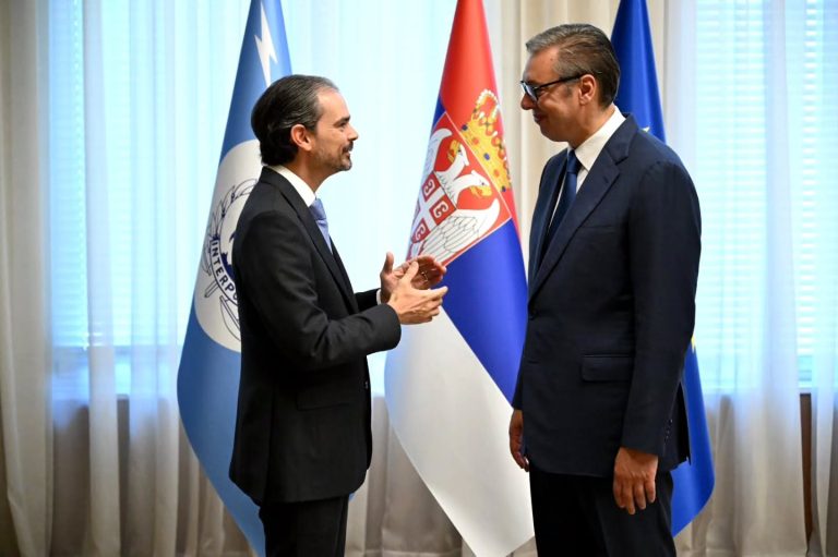 SRBIJA STOŽER GLOBALNE BEZBEDNOSTI: Predsednik Vučić sa generalnim sekretarom Interpola o otvaranju regionalnog biroa u Beogradu - Palanka info