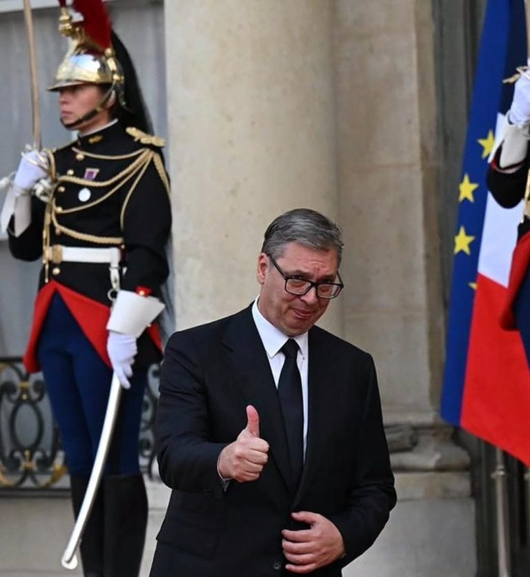 ISTORIJSKI TRENUTAK ZA SRBIJU: Predsednik Vučić stigao u Pariz na poziv Emanuela Makrona! Jedini lider van NATO i EU na centralnoj vojnoj paradi! - Palanka info