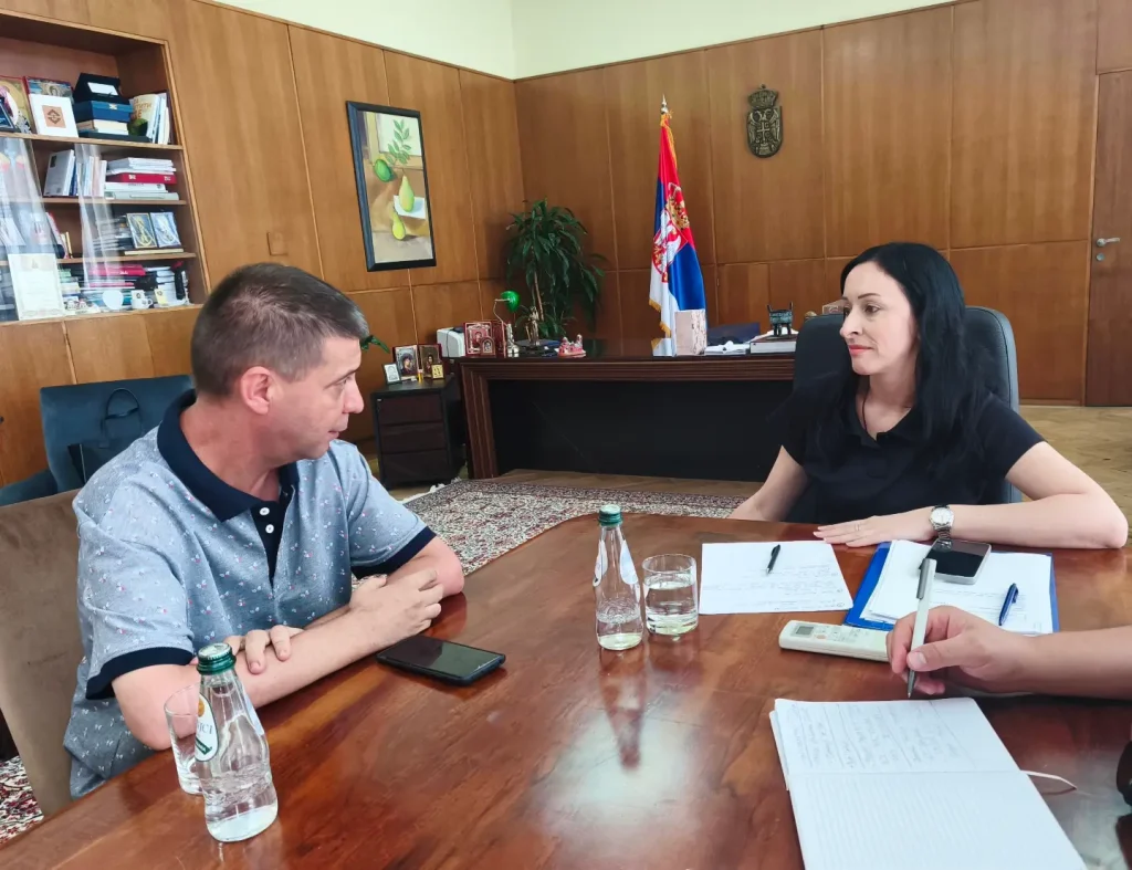 DIREKTNA KOMUNIKACIJA SA GRAĐANIMA: Ministarka Jelena Žarić Kovačević održala redovan prijem u svom kabinetu - Palanka info