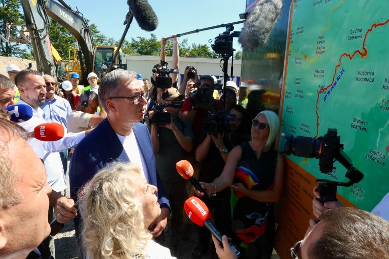 PRESEDNIK VUČIĆ OBIŠAO RADOVE NA PUTU SJENICA-IVANJICA: BRIGA O LJUDIMA I ULAGANJE U SVE KRAJEVE SRBIJE SU NAŠ PRITITET - Palanka info