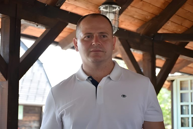 SRBIN HEROJ IVAN KATANČEVIĆ IZ NIŠA SPASAO TRI ŽIVOTA NA PLAŽI SIKIJA U GRČKOJ - Palanka info
