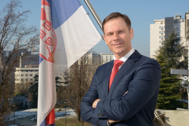 SINIŠA MALI: OD DANAS 18 NOVIH LEKOVA NA RECEPT UZ OGROMNE UŠTEDE ZA GRAĐANE - Palanka info