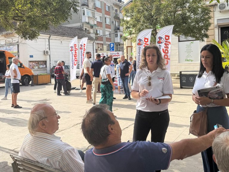 Širenje političkog dijaloga i podrške: U centru Smederevske Palanke uspešno realizovana aktivnost Opštinskog odbora SNS - Palanka info