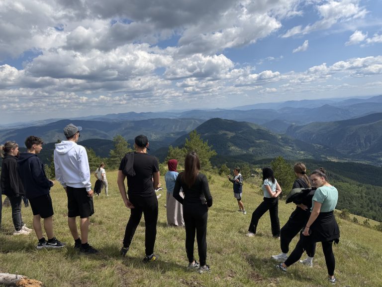 Zelene inicijative iz Smederevske Palanke: Učenici i nastavnici Srednje škole „Žikica Damnjanović“ učestvovali na Letnjoj školi projekta „Korak za budućnost“ - Palanka info