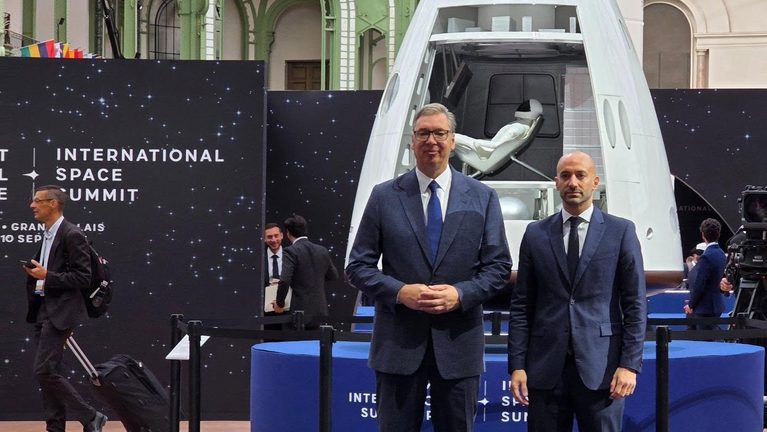 Vučić na Samitu o svemiru u Parizu: Srbija može da ima svoje male satelite - Palanka info