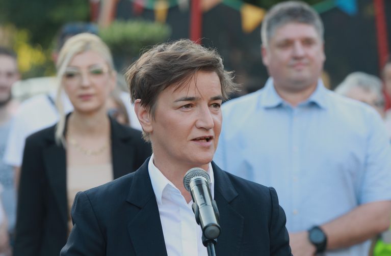 SRBIJA OVO JOŠ NIJE VIDELA! Ana Brnabić večeras ulazi u ISTORIJU: Postaje prva osoba koja je spojila TRI NAJVAŽNIJE FUNKCIJE u državi! - Palanka info