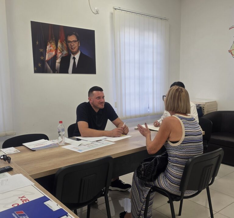 NIKOLA VUČEN ODRŽAO PRIJEM GRAĐANA: Neposredan dijalog i briga o ljudima kao prioritet politike SNS-a - Palanka info