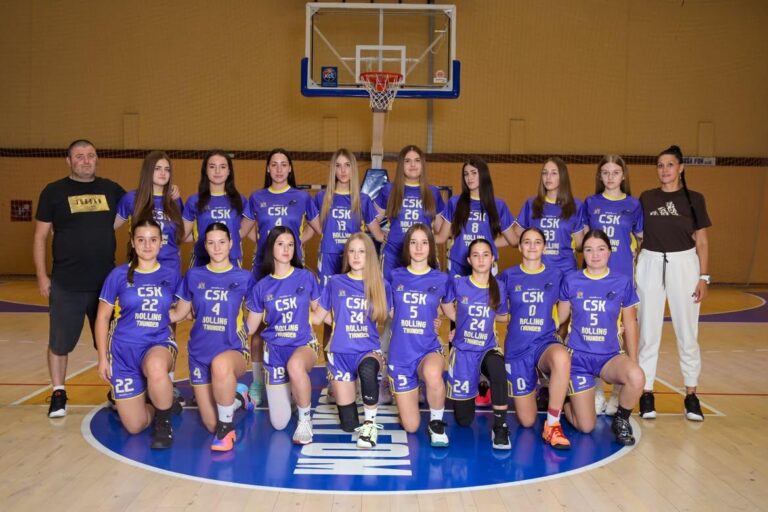 PALANAČKE „THUNDERKE“ OTVARAJU SEZONU: DEVOJKE KOJE PREDSTAVLJAJU PONOS NAŠEG GRADA NAPADAJU SAM VRH, U SUBOTU NAPUNITE HALU „VUK“! - Palanka info