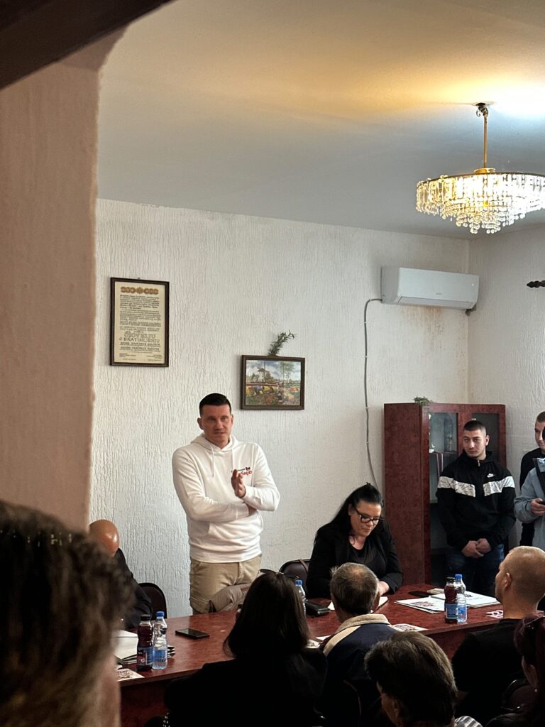 Snažna podrška stranačkom i državnom rukovodstvu: Predsednik OO SNS Smederevska Palanka Nikola Vučen sa meštanima Baničine i Goloboka - Palanka info